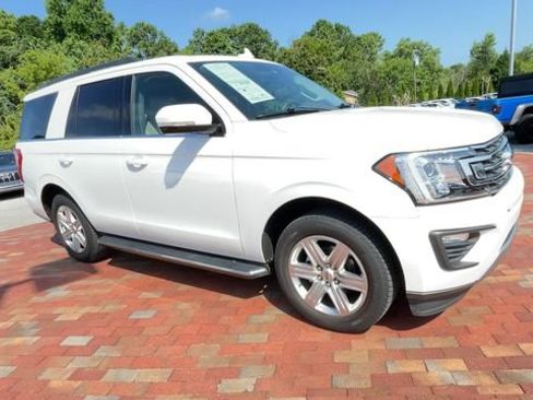 Used 2020 Ford Expedition XLT w/ Equipment Group 202A RWD image 3