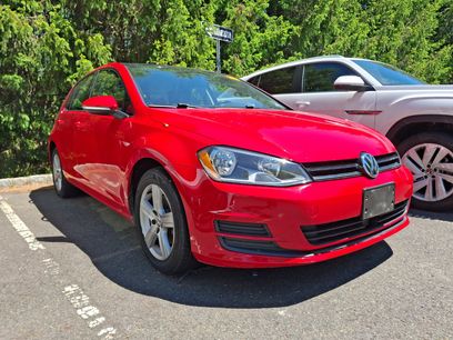 Used 2017 Volkswagen Golf SE