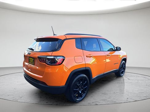 New 2026 Jeep Compass Latitude w/ Sun and Sound Group AWD/4WD image 3
