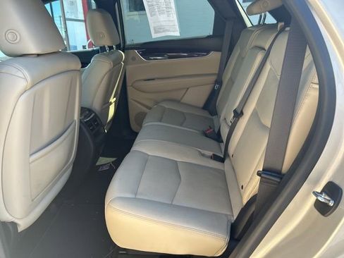 Used 2017 Cadillac XT5 Luxury w/ Driver Awareness Package image 13