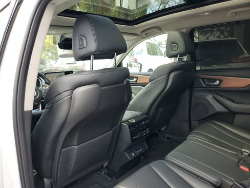 Used 2022 Acura MDX FWD w/ Technology Package image 11