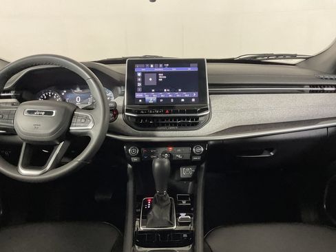 Used 2024 Jeep Compass Latitude w/ Altitude Special Edition AWD/4WD image 15