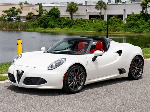 Used 2016 Alfa Romeo 4C Spider w/ Convenience Group - Spider RWD image 7