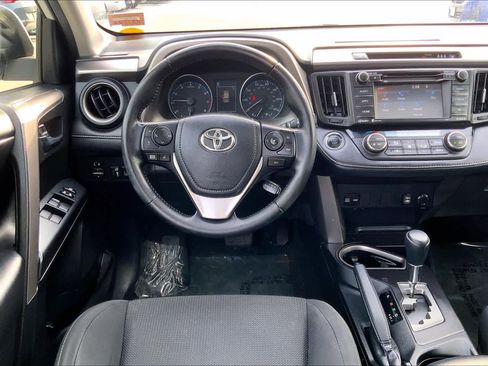 Used 2018 Toyota RAV4 XLE image 6