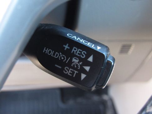 Used 2018 Toyota Highlander AWD V6 image 28