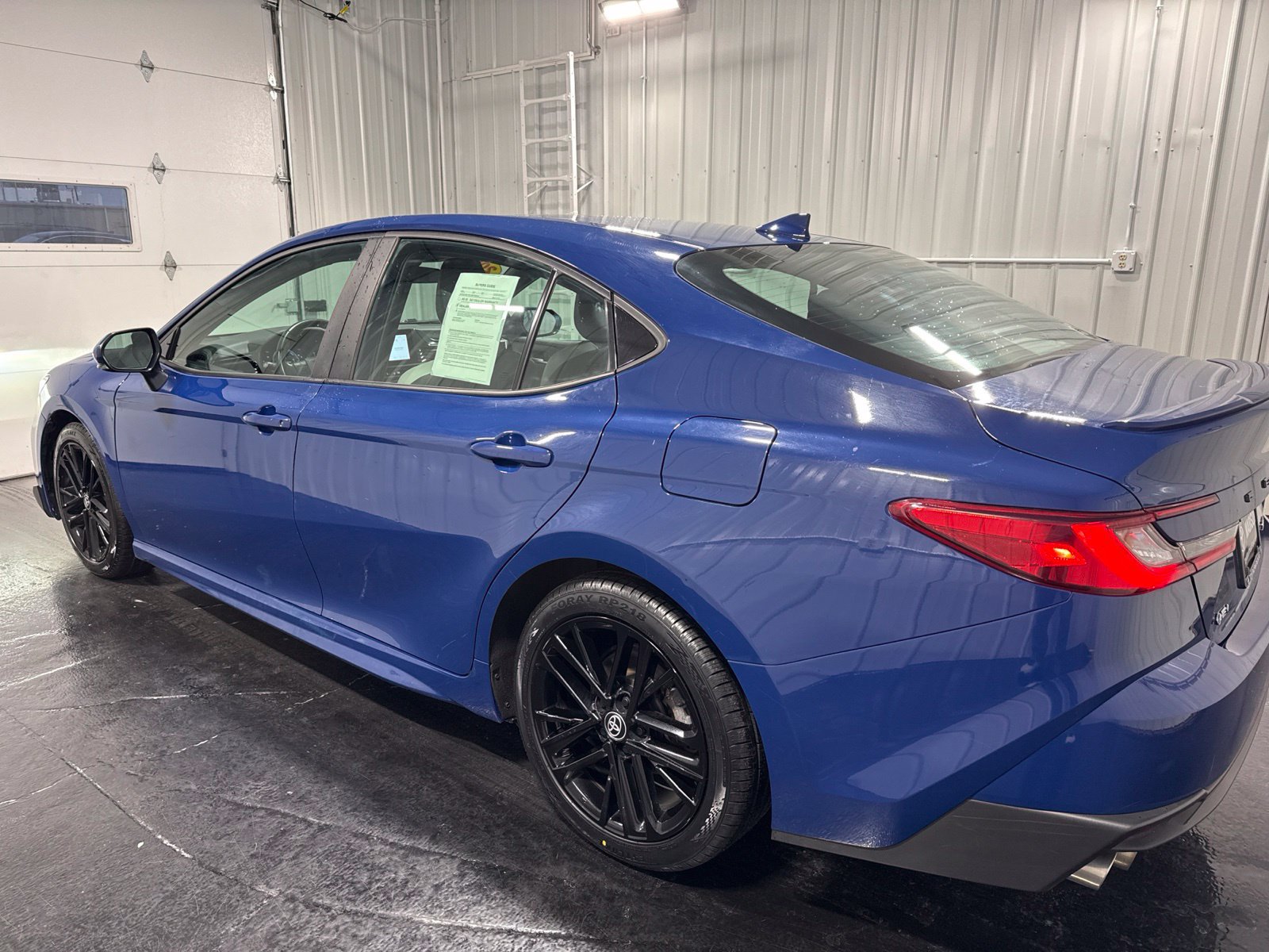 Used 2025 Toyota Camry SE FWD image 2