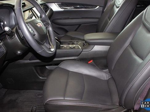 Used 2024 Cadillac XT6 Premium Luxury image 22