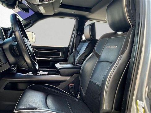 Used 2020 RAM 2500 Laramie w/ Night Edition image 21