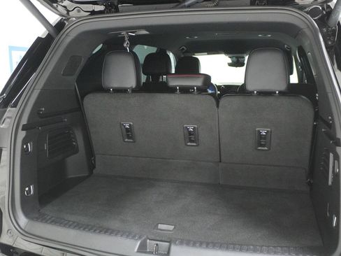 Used 2026 Chevrolet Traverse RS FWD image 38