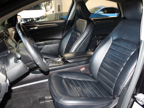 Used 2020 Ford Fusion SEL image 22