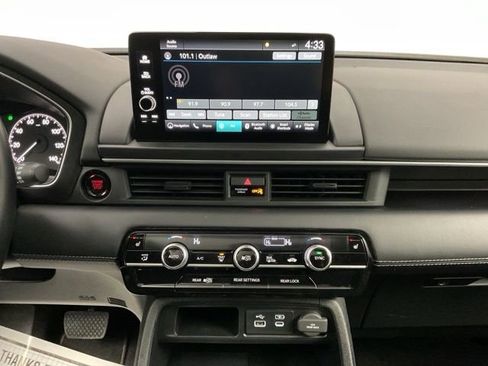 Certified 2025 Honda Pilot Touring image 15