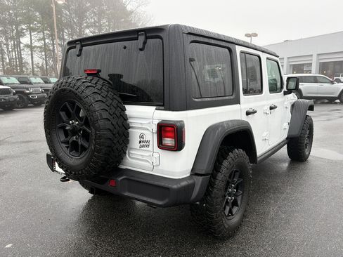 Used 2025 Jeep Wrangler Willys image 6