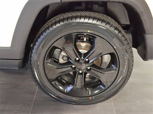 Used 2020 Jeep Compass Latitude image 9