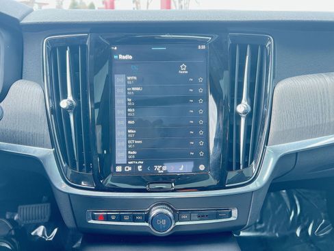 Used 2023 Volvo S90 B6 Plus image 18