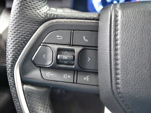 Used 2024 Toyota Tacoma Limited w/ Limited Package (LT) image 43