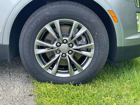 Used 2023 Cadillac XT5 Premium Luxury w/ LPO, Floor Liner Package AWD/4WD image 9