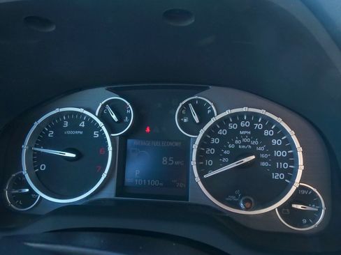 Used 2017 Toyota Tundra SR5 w/ TRD Off Road Package image 22