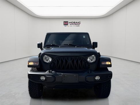 Used 2022 Jeep Gladiator Willys image 2