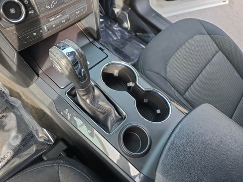 Used 2018 Ford Explorer XLT image 26