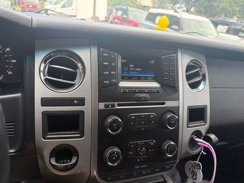 Used 2017 Ford Expedition XLT RWD image 21