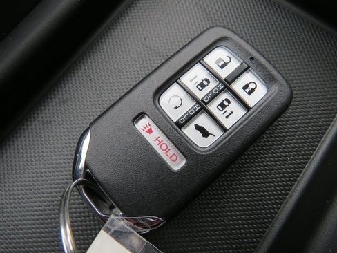 Used 2023 Honda Odyssey Touring image 25