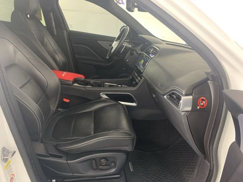 Used 2017 Jaguar F-PACE S image 43