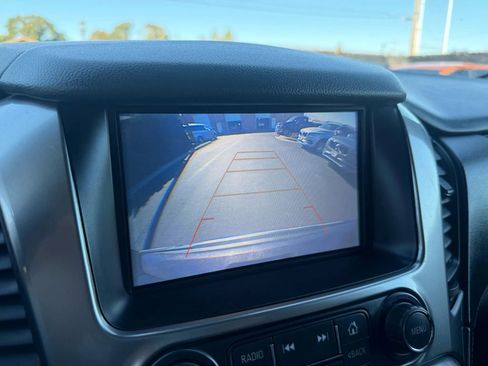 Used 2018 Chevrolet Suburban Premier AWD/4WD image 19