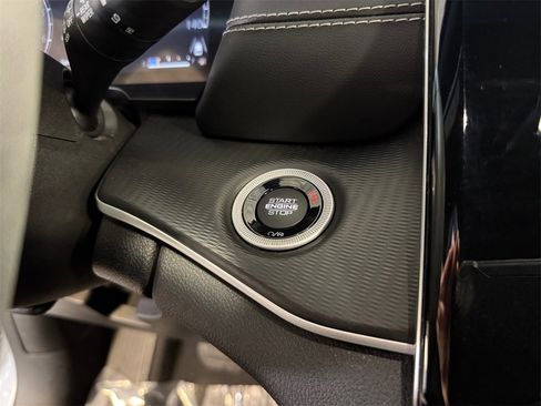 Used 2023 Jeep Grand Cherokee L Laredo image 29