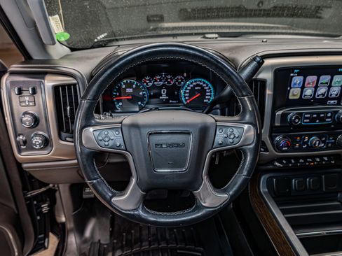Used 2019 GMC Sierra 3500 Denali w/ Duramax Plus Package image 18