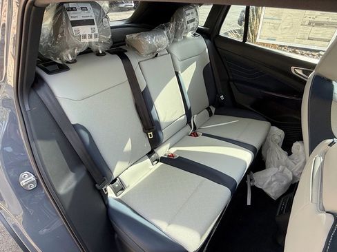 New 2025 Volkswagen ID.4 Pro S image 15