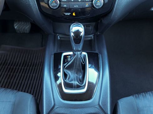 Used 2020 Nissan Rogue SV image 46