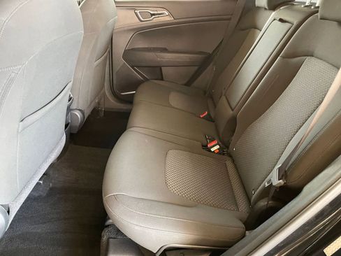 Used 2025 Kia Sportage LX image 24