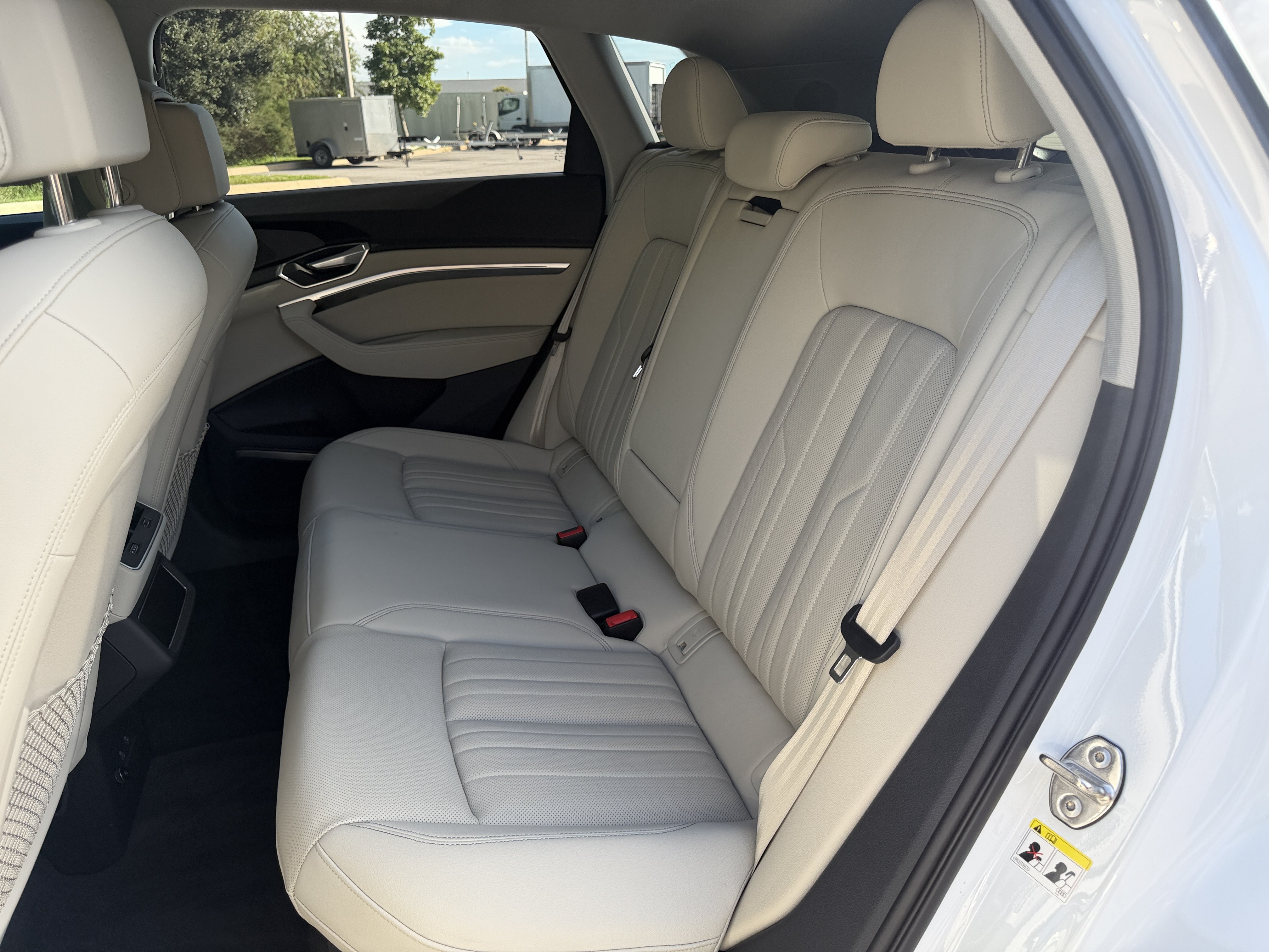 Used 2024 Audi Q8 e-tron Premium Plus w/ Premium Plus Package AWD/4WD image 19