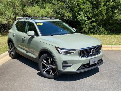 Used 2024 Volvo XC40 B5 Core