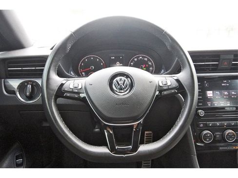 Used 2022 Volkswagen Passat 2.0T R-Line image 14
