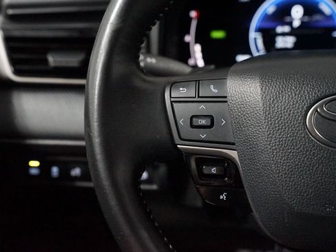 Used 2025 Toyota Camry SE FWD image 14