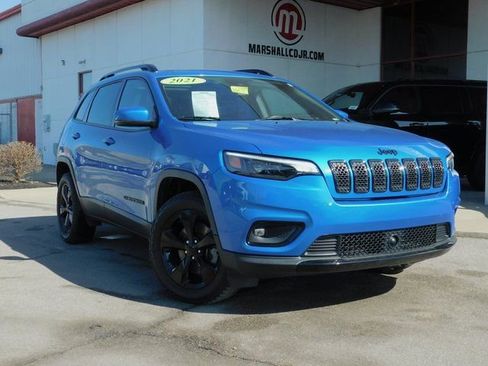 Used 2021 Jeep Cherokee Latitude Plus w/ Sun & Sound Group image 2