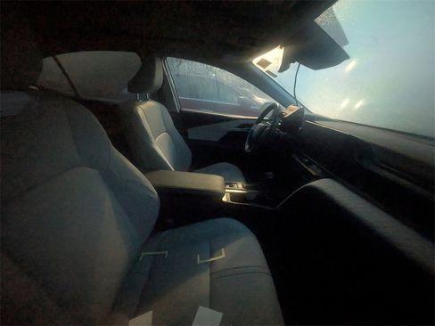 Used 2025 Toyota Camry XLE image 10