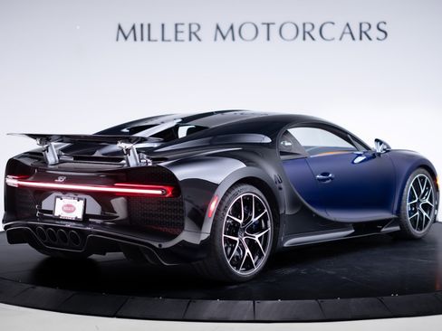 Used 2020 Bugatti Chiron image 5