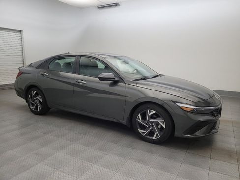 Used 2025 Hyundai Elantra Sport image 11