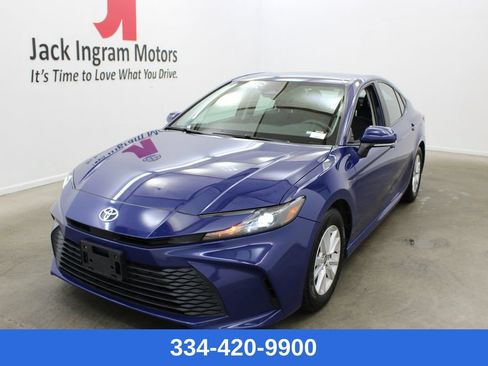 Used 2025 Toyota Camry LE FWD image 1