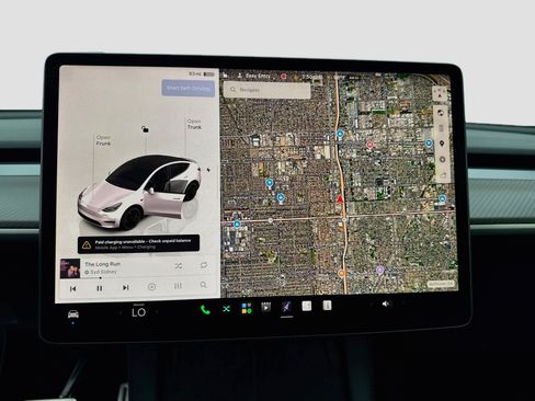 Used 2023 Tesla Model Y Performance AWD/4WD image 9