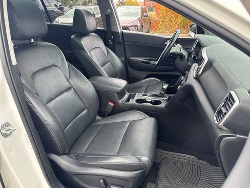 Used 2022 Kia Sportage EX w/ EX Technology Package image 14