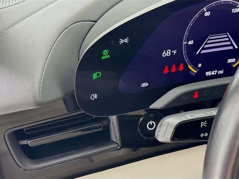 Certified 2024 Porsche Taycan image 16