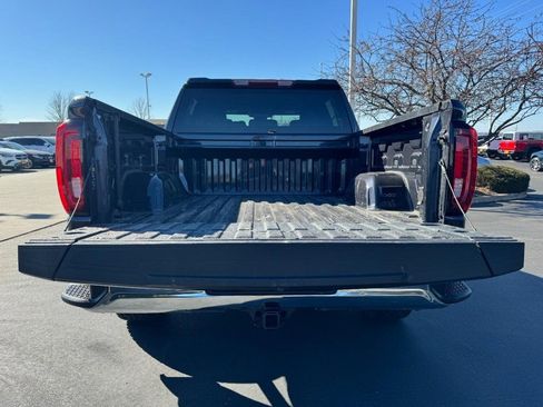 Used 2025 GMC Sierra 1500 SLT image 6