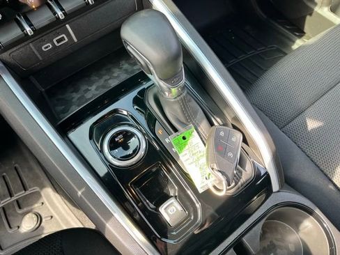 Used 2024 Chevrolet Colorado LT image 37