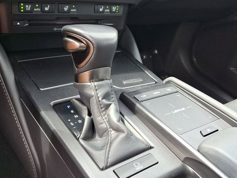 Used 2022 Lexus ES 250 w/ Premium Package AWD/4WD image 13