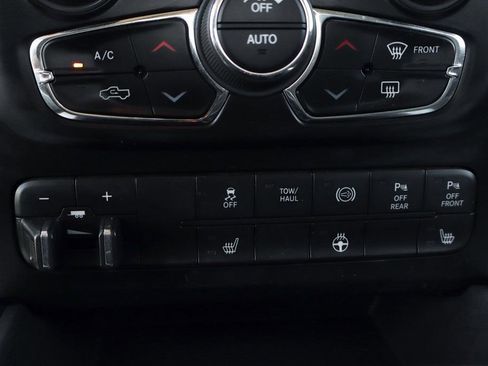 Used 2017 RAM 3500 Lone Star image 40