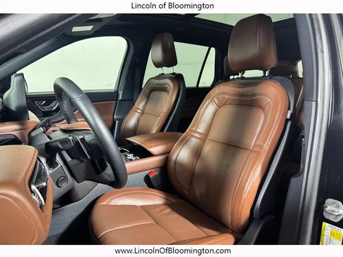 Certified 2025 Lincoln Aviator Reserve w/ Illumination Package AWD/4WD image 17