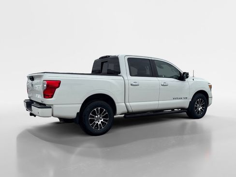 Used 2020 Nissan Titan SV w/ SV Convenience Package image 6